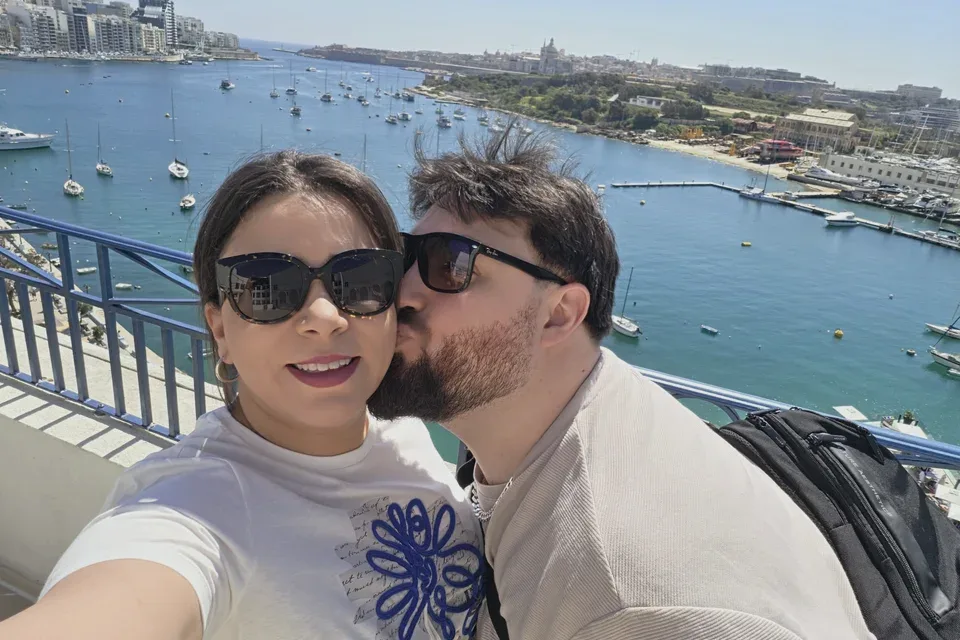 Boutheyna und Christof — Malta Meer